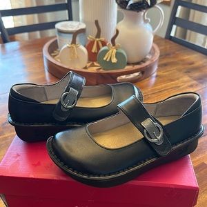 Paloma Nursing Shoes